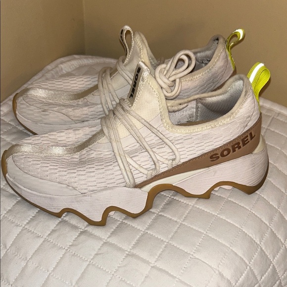 Sorel Kinetic Impact ll White and Tan Women's Sneakers - Picture 4 of 7